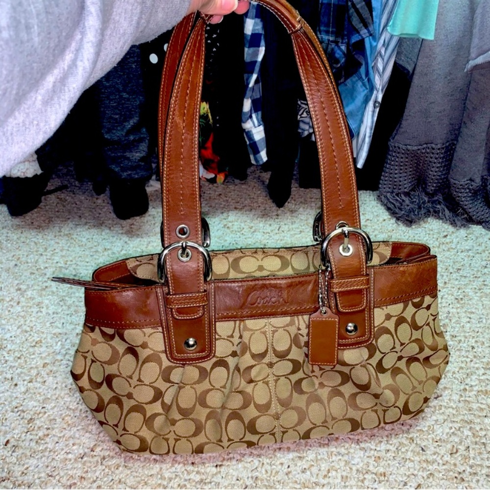 Y2k 2000s Coach logo design purse